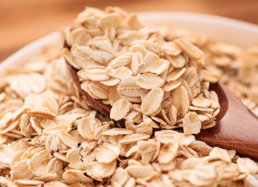 燕麥?zhǔn)欠裾娴牟簧牵刻悄虿∪巳绾芜x擇與食用？